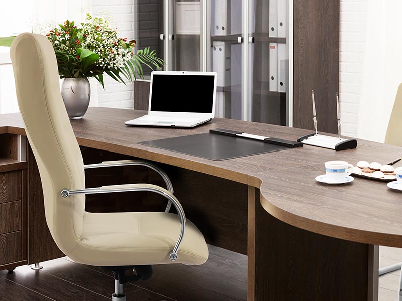 Silla Gerencial Aurelia Alta en Cuero Natural o Ecocuero