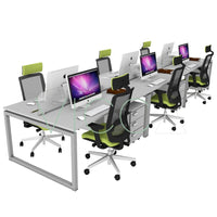 Escritorio bench para 6 personas con base cerrada blanca y cubierta gris claro