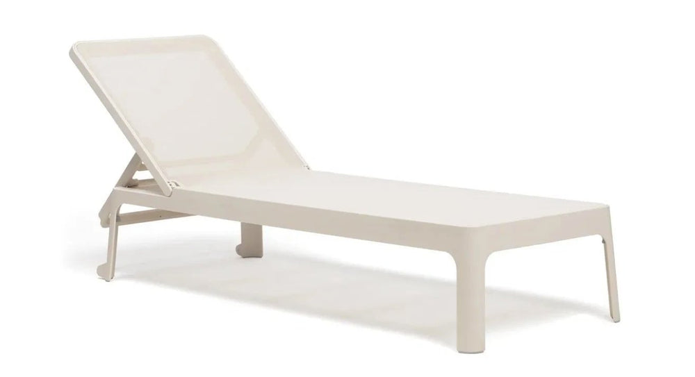 Reposera Plano Nardi Tortora reclinable en vista 45 grados