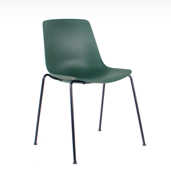 Silla para cafetería Joya naranjo con base metálica cromada en vista 45 grados