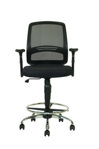 Vista frontal de silla cajero Cubo con respaldo de malla y base cromada
