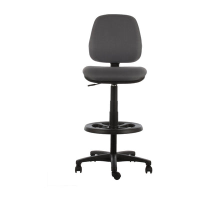 Silla cajero Rudy Media gris, vista de tres cuartos sin brazos, con aro apoyapiés negro y base con ruedas. | VICCA