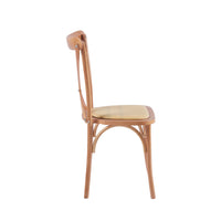 Detalle del asiento de ratán de la silla de comedor Crossback natural