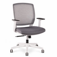 Silla ejecutiva Job gris y blanca vista tres cuartos
