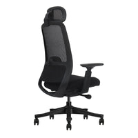 Silla ergonómica Matte negra vista posterior tres cuartos con soporte lumbar regulable