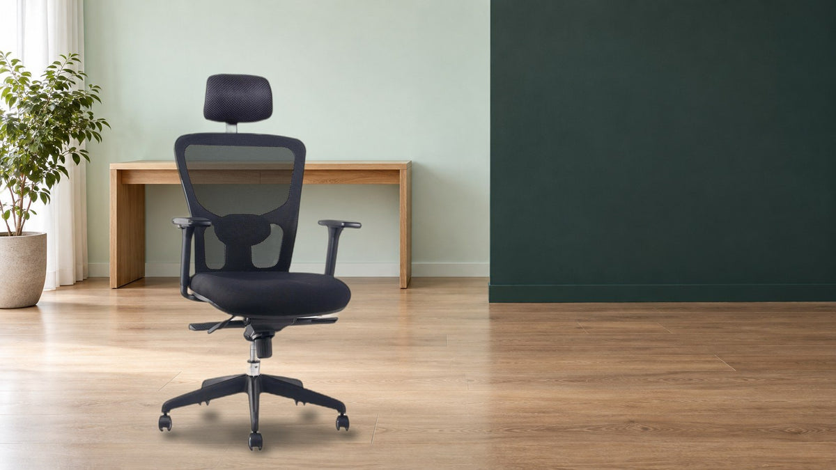 Silla Max en un home office luminoso