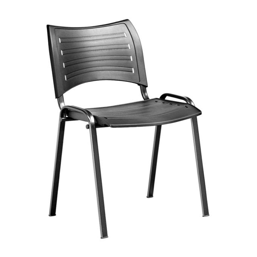 Silla Iso Smart negra de polipropileno, vista de tres cuartos con respaldo ranurado y cuatro patas. | VICCA