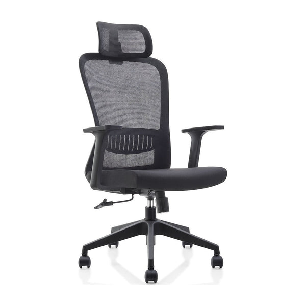 Silla Samba negra, vista de tres cuartos con respaldo de malla, apoyacabeza, soporte lumbar y base con ruedas. | VICCA