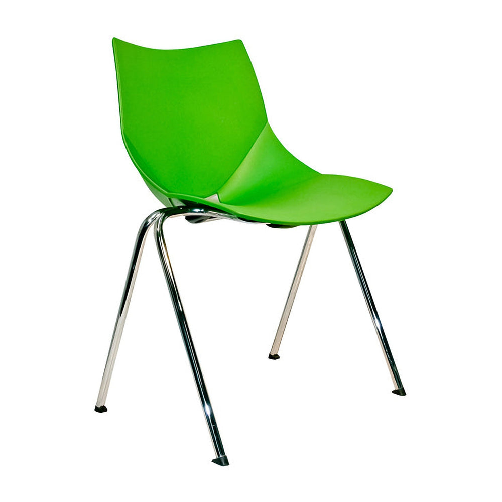 Silla Shell verde de polipropileno, vista de tres cuartos con asiento curvo y estructura de cuatro patas cromadas. | VICCA