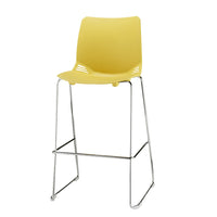 Taburete Race amarillo de polipropileno con base trineo cromada, asiento a 72 cm